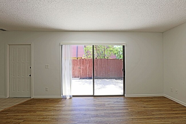 Building Photo - Parkwoods 12360-3