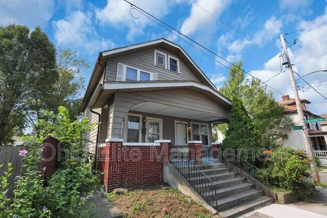 Building Photo - 463 Reinhard Ave