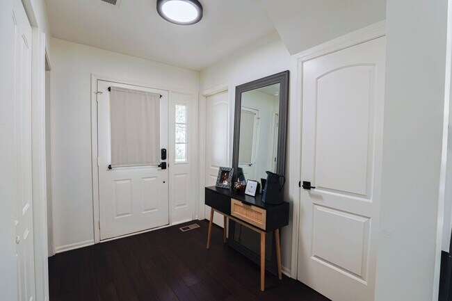 Foto del edificio - 1049 Talbots Ln