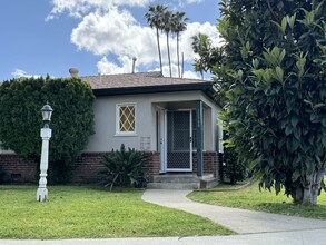 Building Photo - 13900 Burbank Blvd