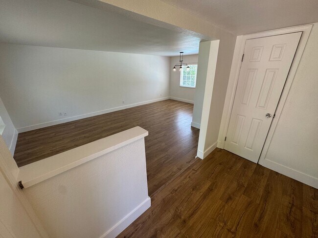 Foto del edificio - 4 bedroom | 2.5 bathroom | Fair Oaks with ...