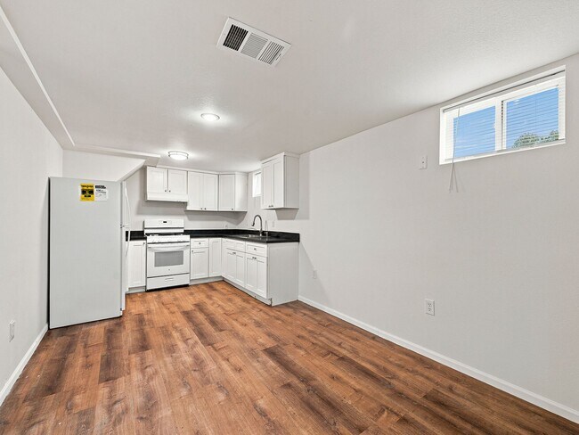 Foto del edificio - 2122 8th Ave