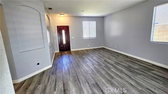 Foto del edificio - 17371 Redmaple St
