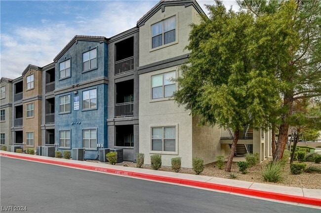 Building Photo - 7955 W Badura Ave