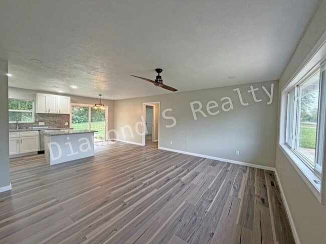 Building Photo - Completely Remodeled 4 Bedroom Home in Nixa!