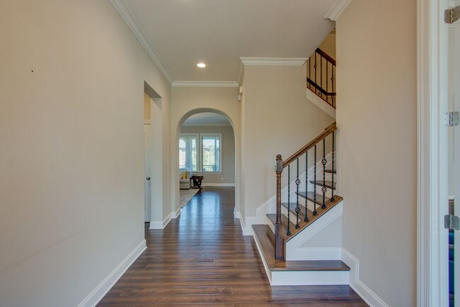 Building Photo - 305 Terri Park Way