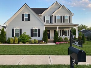 Building Photo - 3012 Ledgebrook Dr