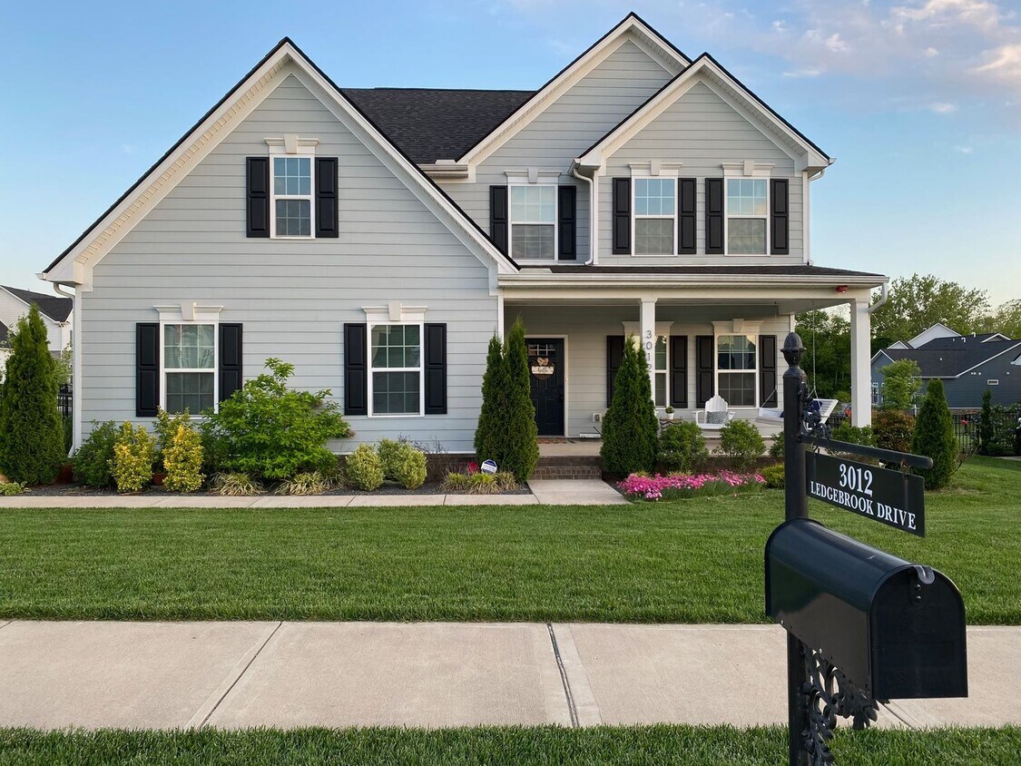 Foto principal - SPACIOUS FRANKLIN HOME WITH UPGRADES
