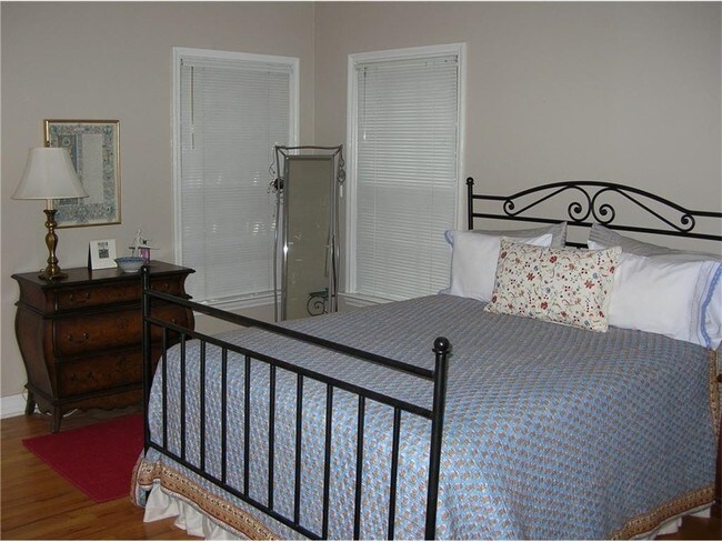 Interior Photo - 4100 Hawthorne Ave