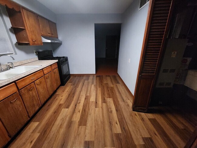 Foto del edificio - 457 Greenbay Ave