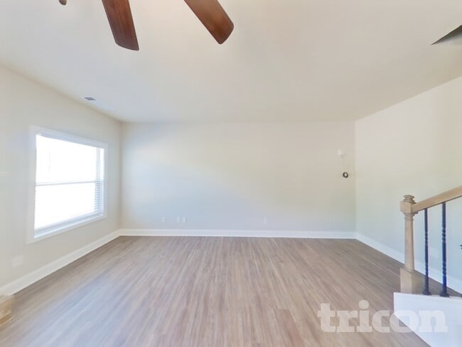 Foto del edificio - 131 Huntsman Dr