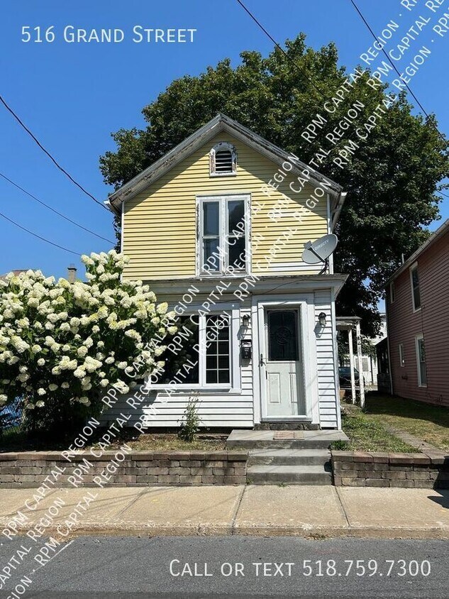 Primary Photo - 516 Grand St
