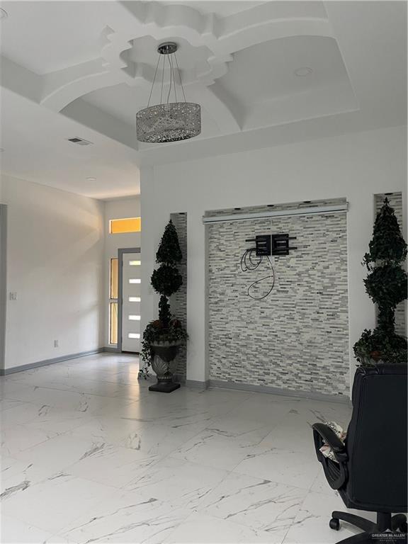 Foto del edificio - 1001 Country Club Dr