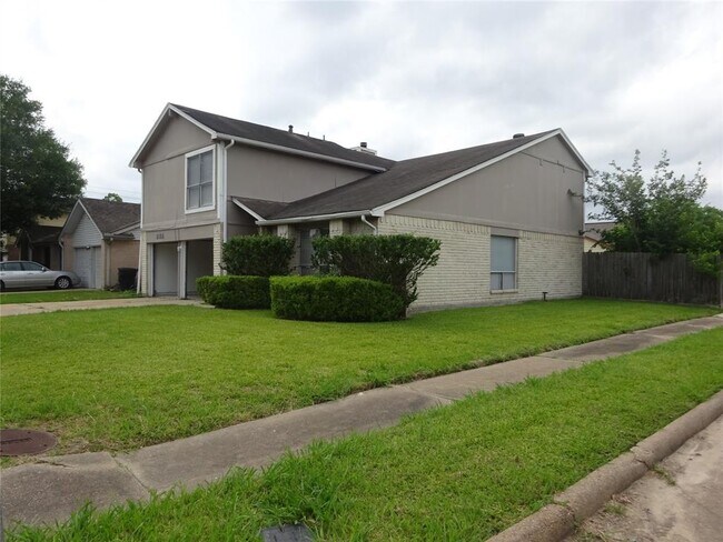 Building Photo - 8302 Lone Quail Dr