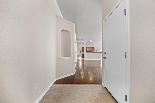 Building Photo - 135 Justin Leonard Dr