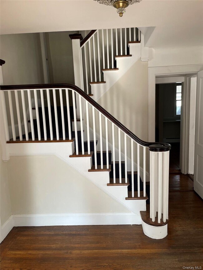 Foto del edificio - 56 Nassau Blvd