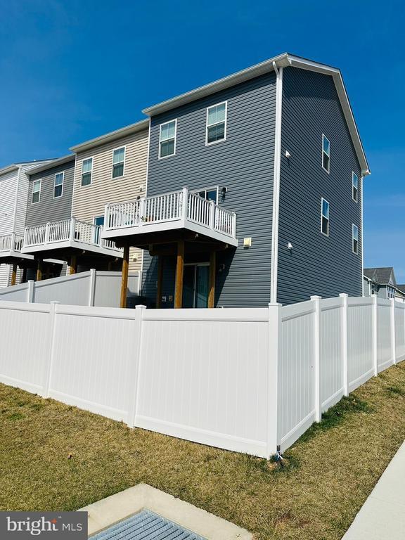 Building Photo - 101 Lakota St