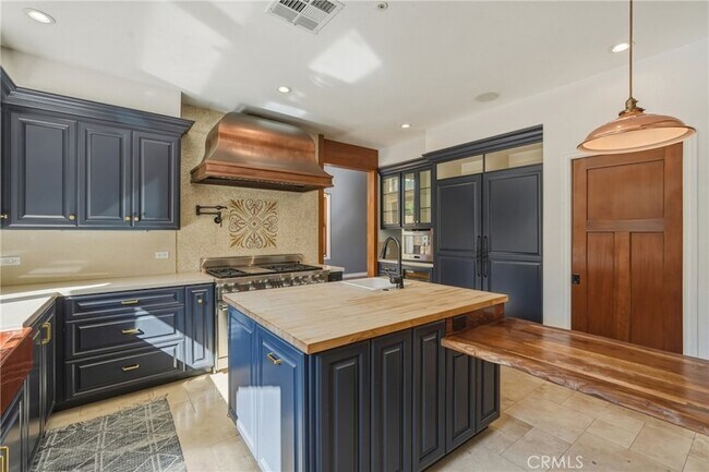 Foto del edificio - 6750 Andover Ln