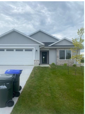 Building Photo - 12 Huntington Dr