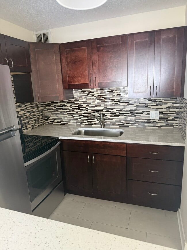 Foto del edificio - 2728 N Hampden Ct