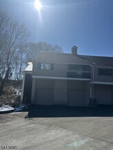 Building Photo - 15 South Ct