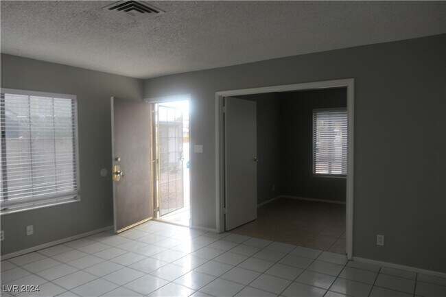 Building Photo - 4398 Bramblewood St