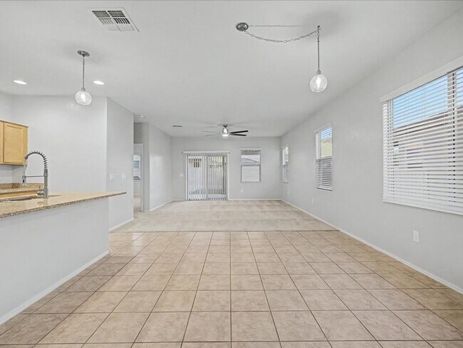 Foto del edificio - 7441 Via Casa Elegante