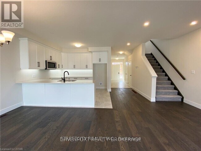 Photo du bâtiment - 18 Julie Cresent