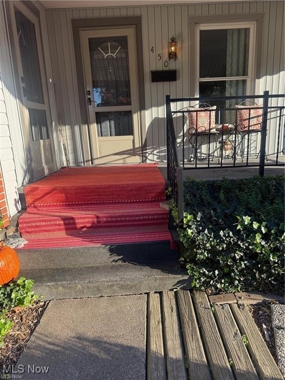 Building Photo - 450 E 5th St