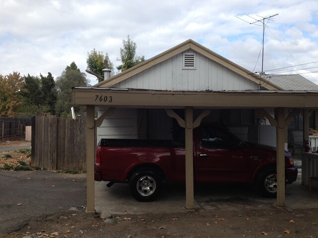 Building Photo - 7601-7611 Twin Oaks Ave