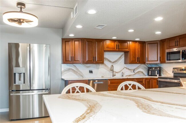 Foto del edificio - 736 Island Way