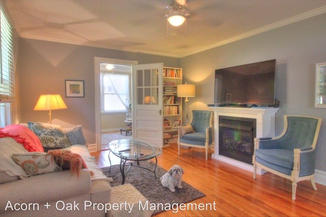 Building Photo - 3 br, 2 bath House - 315 W Tryon St