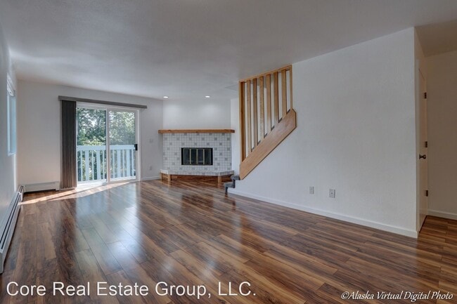 Building Photo - 2 br, 1.5 bath House - 9220 Glenn Haven Dr...