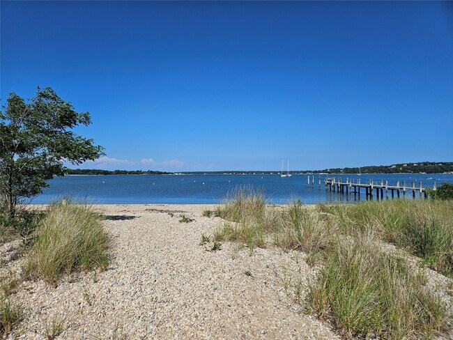 Foto del edificio - 3650 Bay Shore Rd