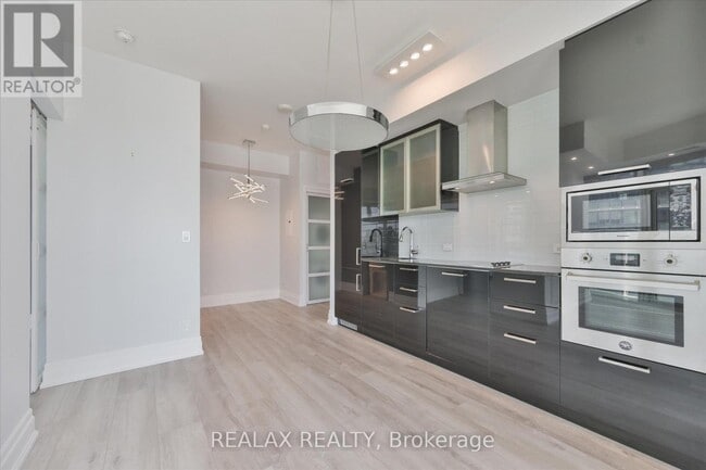 Building Photo - 12 York St