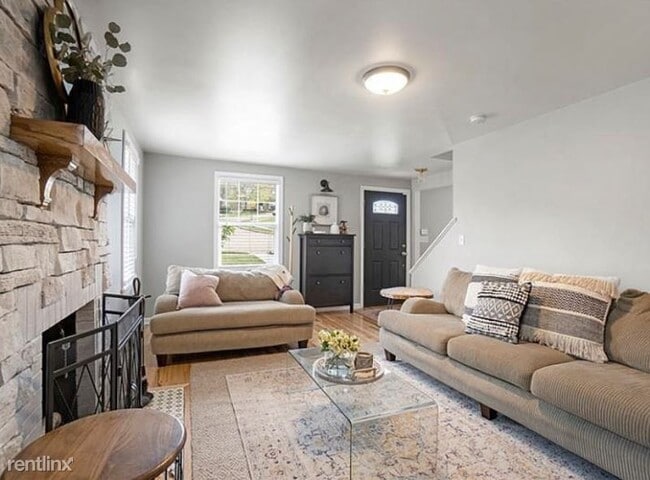 Building Photo - 3 br, 1.5 bath House - 23 York Drive