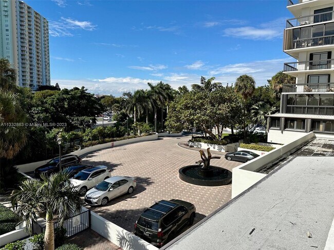 Building Photo - 2333 Brickell Ave