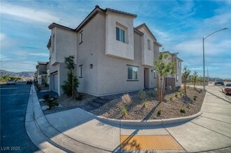 Building Photo - 6832 Sunflower Flds St