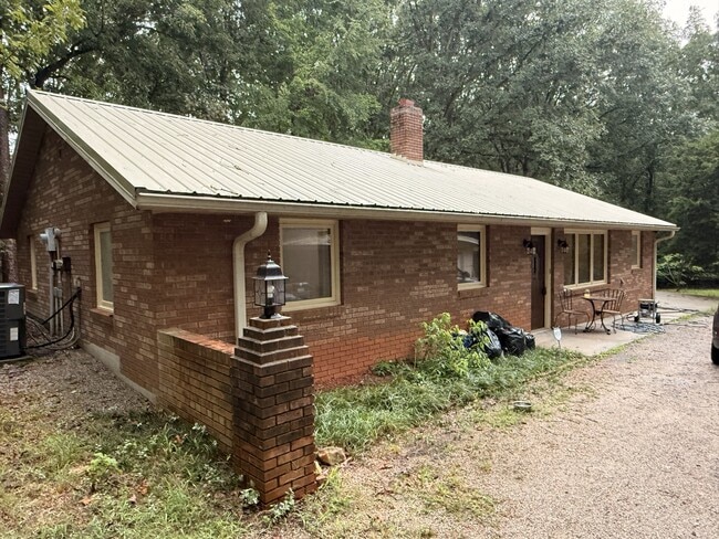 Building Photo - 6721 Newman Rd
