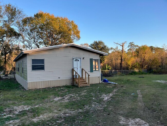 Foto del edificio - 12070 Clark Ln