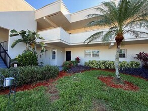 Building Photo - 7351 W Country Club Dr N