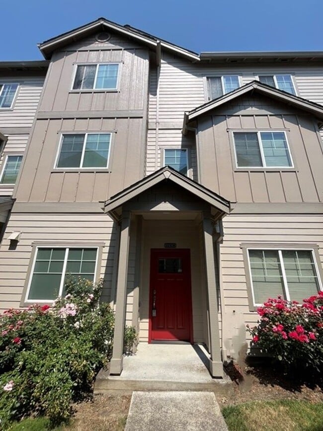 Building Photo - 10308 SW Hollyridge Ln