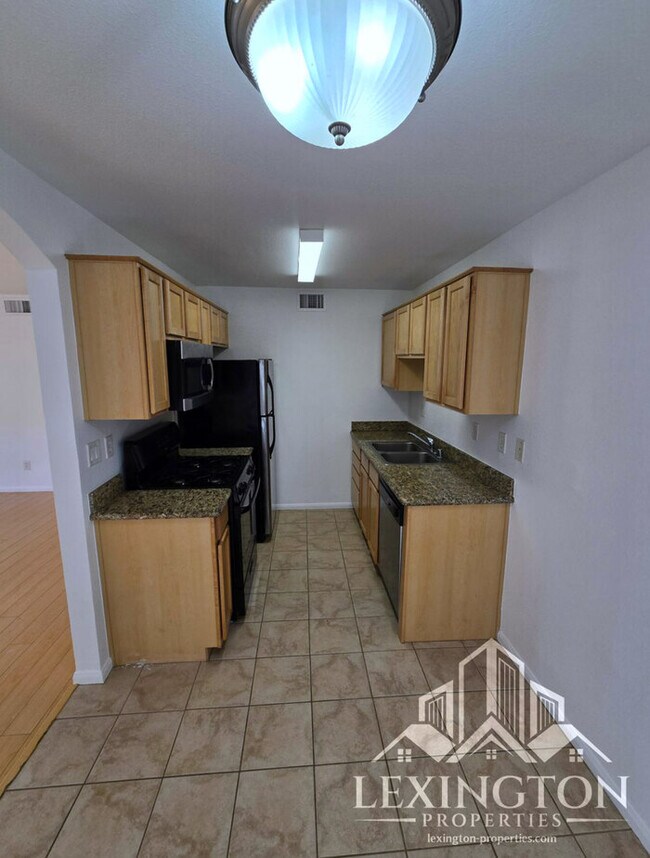 Foto del edificio - Fantastic, 2BD/1BA, Condo Home in The Villaggio near Madison Ave.!