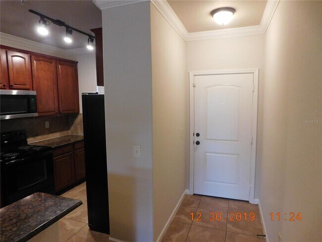 Building Photo - 904 Charo Pkwy