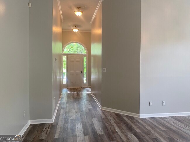 Building Photo - 517 Madeline Rose Ct