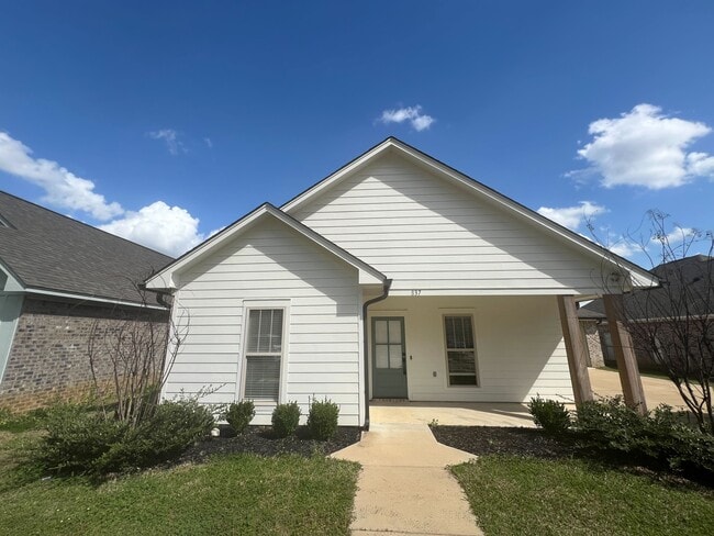 Building Photo - 837 Long Leaf Cir