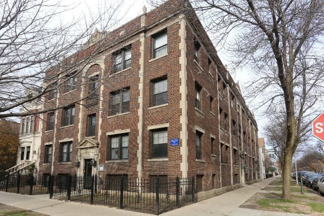 Foto principal - 3003 N Racine Ave