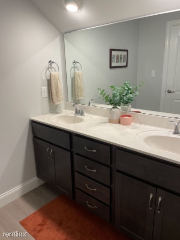 Foto del edificio - 4 br, 3.5 bath House - 215 Buckton Drive