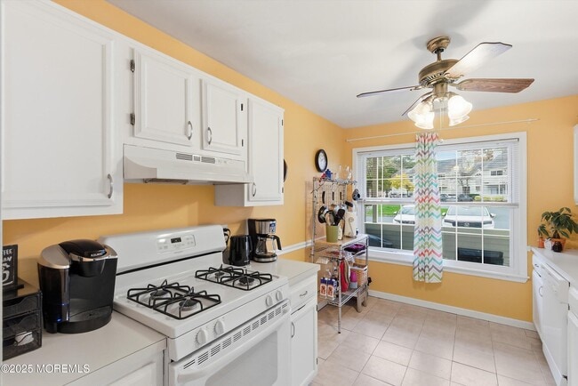 Foto del edificio - 554 Applewood Ct