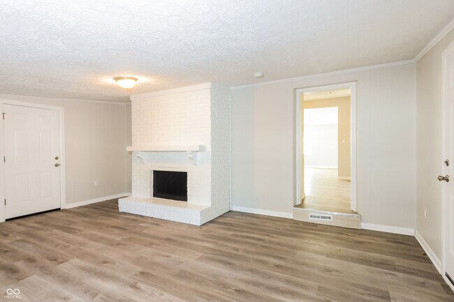 Foto del edificio - 1724 Englewood Dr